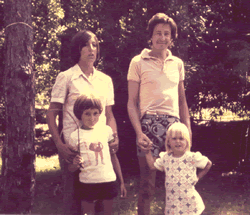 Los Masana en pleno, durante la gira de Les Luthiers en Punta del Este, Uruguay. Malena y Gerardo junto a Sebasti&aacute;n y Ana Magdalena.